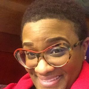 Meet your Posher, Kendra